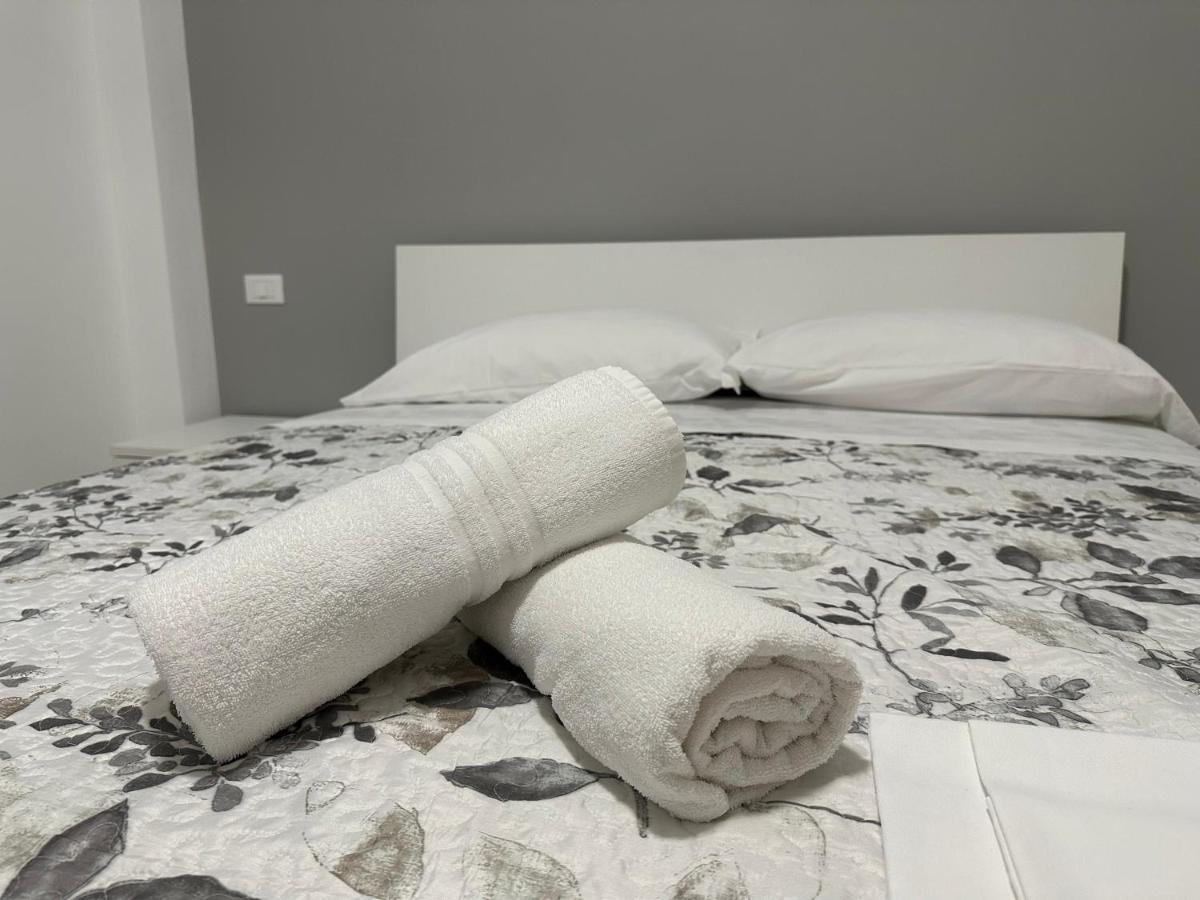 Апартаменты Casa Angela Vista Mare Вентимилья Экстерьер фото